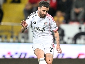 Rafa Silva, golc�lere kafa tutuyor!