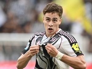 Manchester United, Kenan Y�ld�z i�in g�z�n� karartt�!