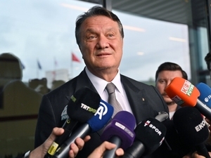 Be�ikta�’ta Hasan Arat i�in kritik oylama!