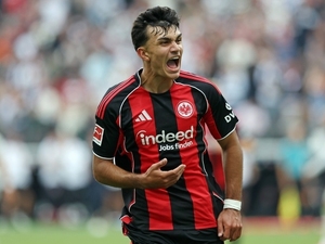 Be�ikta�, b�y�k f�rsat� ka�rd�: Can Uzun