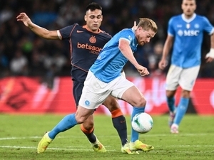 Kevin De Bruyne, penalt� gol� sonras� sakatland�!