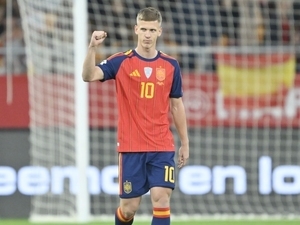 Dani Olmo: “Buruk bir sevin� ya��yoruz”