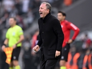 Be�ikta�’�n kanayan yaras�: Ba�lad�� i�i bitiremiyor