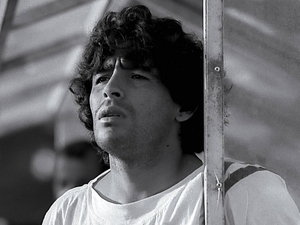 Futbol efsanesi Maradona vefat�n�n 5. y�l�nda an�l�yor
