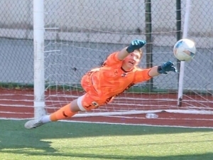 Menemenli kaleci Alp’i Be�ikta� denedi