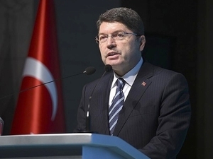 Adalet Bakan� Y�lmaz Tun�’tan bahis operasyonu a�klamas�