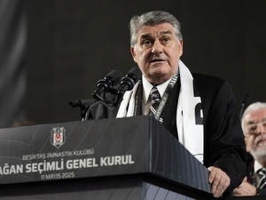 Be�ikta� Ba�kan� Serdal Adal�’dan yeni y�l mesaj�!