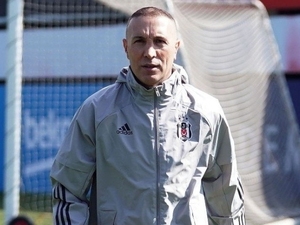 Be�ikta��ta sessiz sedas�z ayr�l�k – Futbol