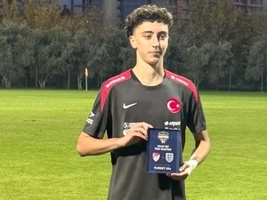 Juventus’a bir T�rk daha: 16 ya��ndaki milli golc�!