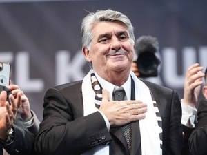 Be�ikta�’ta y�netime istifa ve transfer tepkisi!