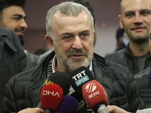 Be�ikta� Divan Kurulu Ba�kan� Ahmet �rkmezgil ameliyat edildi