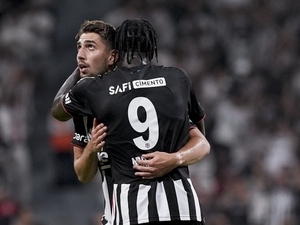 Be�ikta�’ta Demir Ege’ye ayr�l�k izni!