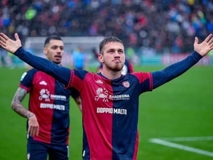 Semih K�l��soy att�, Cagliari istedi�ini ald�!