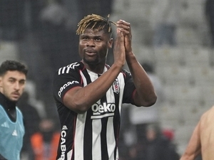 Yeni Komutan: Agbadou – Futbol