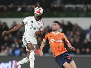 El Bilal Toure’den Be�ikta�’a k�t� haber!