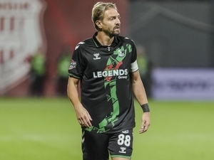 12 ma�, 4 k�rm�z� kart ve veda: Caner Erkin