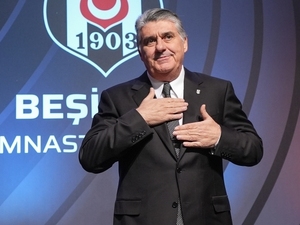 Serdal Adal�’dan Be�ikta� taraftar�na �a�r�