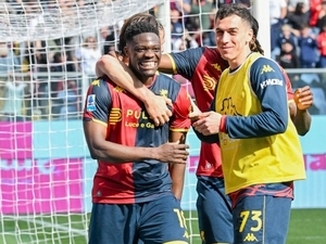 Emirhan �lkhan k�rm�z� g�rd�, Torino �� golle yenildi