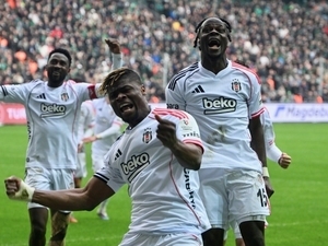 Agbadou, yine duvar �rd� – Futbol