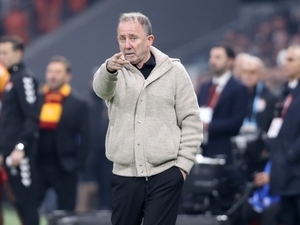 �lhan Mans�z’dan Sergen Yal�n’a destek!