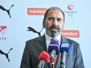 Mecnun Otyakmaz: “Serdal Adal� ve Metin �zt�rk s�k��t�rd�”