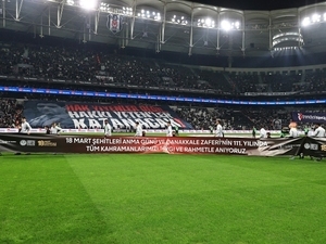 Be�ikta� trib�nlerinden pankartl� mesaj – Futbol