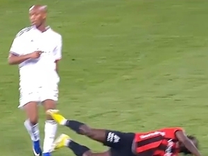 Gen�lerbirli�i, Be�ikta� ma�nda 10 ki�i kald�!