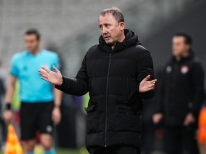 Sergen Yal�n’dan Rizespor �ncesi mesaj: “Derbiyi unutun, kupaya bak�n”