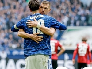 Kenan Karaman ve Dzeko �are olmad�! Schalke �a�k�n!
