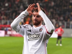 Be�ikta�’�n kaptan�na Premier Lig’den yak�n takip!