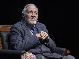 Be�ikta� taraftar�ndan �lber Ortayl�’ya �zel pankart