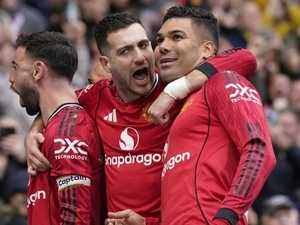 Manchester United, Bruno Fernandes’in rekoruyla kazand�!