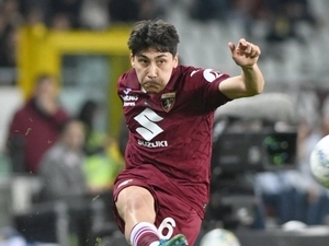 Torino’da Emirhan �lkhan’a yeni s�zle�me