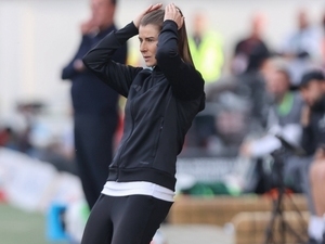 Bundesliga’n�n ilk kad�n teknik direkt�r�, ma�lubiyetle ba�lad�