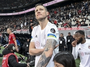 Mourinho, Be�ikta�’�n eski y�ld�z� kadrosunda g�rmek istiyor