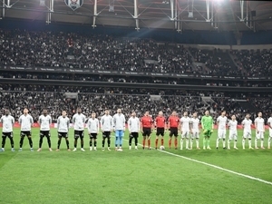 Be�ikta�l� taraftarlardan protesto! – Futbol