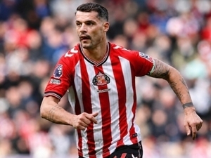 Granit Xhaka, Sergen Yal�n’� bekliyor!