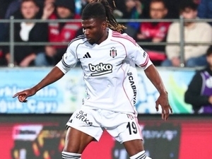 El Bilal Toure’den y�netime rest!