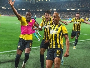 Joa Mario att�, AEK �ampiyon oldu!