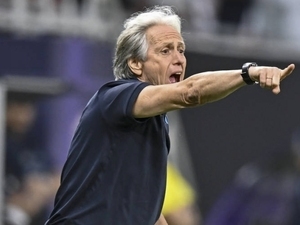 Jorge Jesus: “3 b�y�kten 2’si beni istedi”