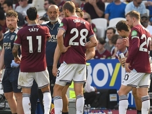 West Ham’a galibiyet yetmedi; d��t�ler