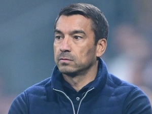 Giovanni van Bronckhorst’un yeni tak�m� belli oldu