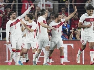 Bizim Çocuklar'dan 4 gollü müthiş prova