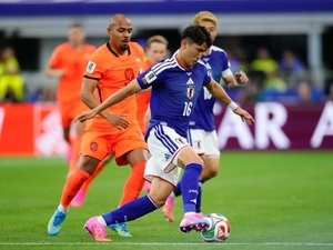 Hollanda iki kez �ne ge�ti, Japonya pes etmedi