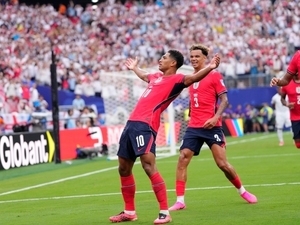 �ngiltere lider �kt�, Panama gols�z veda etti