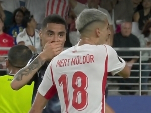 Yeni kural uyguland�! Paraguay’a k�rm�z� kart!