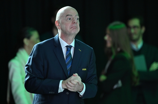 FIFA’dan 3 T�rk kul�b�ne transfer yasa�!