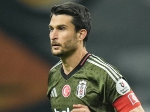Be�ikta�’ta Necip Uysal devri sona eriyor! Uysal’dan j�bile karar�!