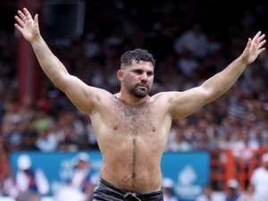 K�rkp�nar’da Ba�pehlivan Erkan Ta� – Futbol