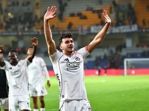 Be�ikta�’ta Mustafa Hekimo�lu’ndan ayr�l�k mesaj�